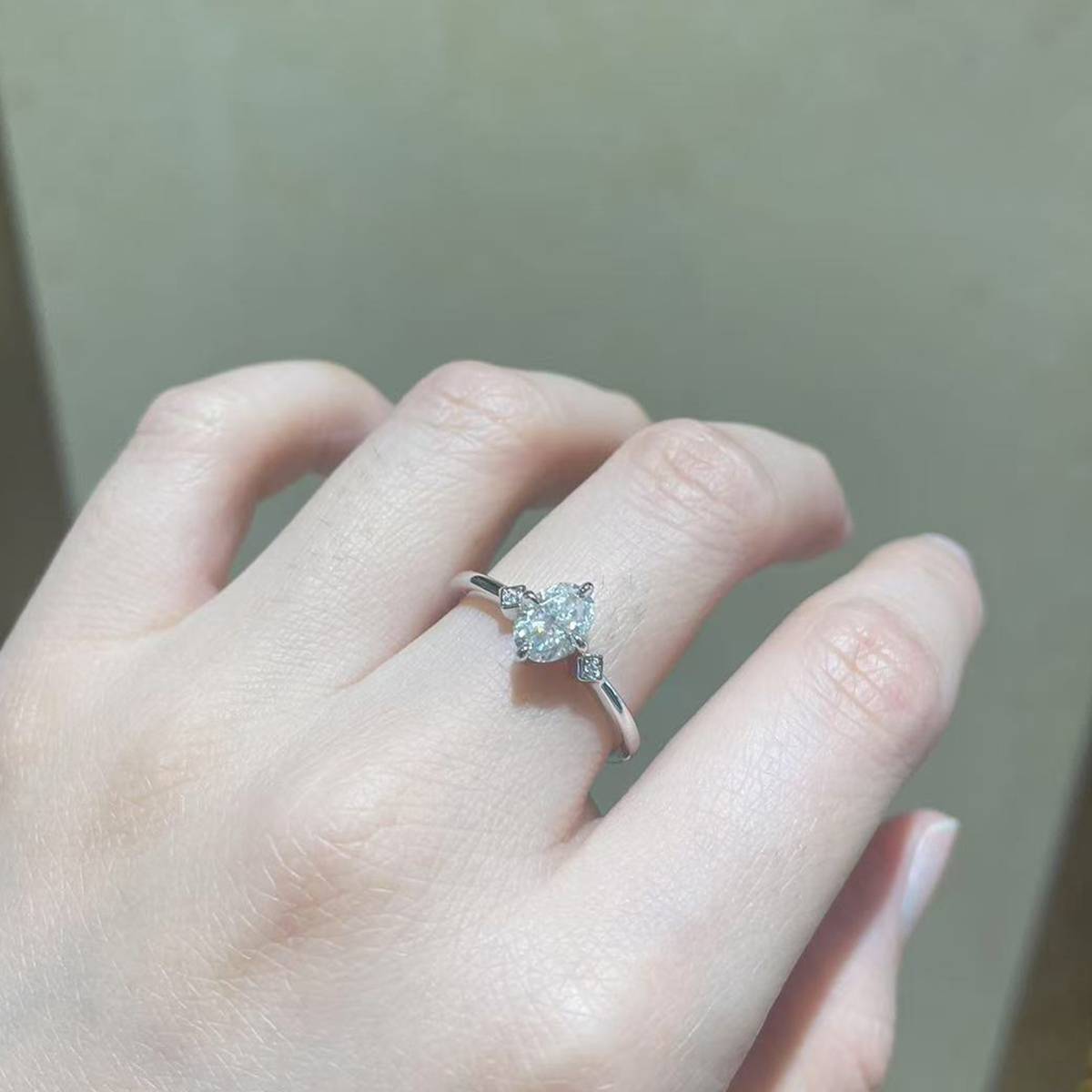 Oval Diamond Women's Ring S925 Silver Plated Platinum Customized Selection Main Stone Moissanite 1.0ct/Side Stone Cubic Zirconia